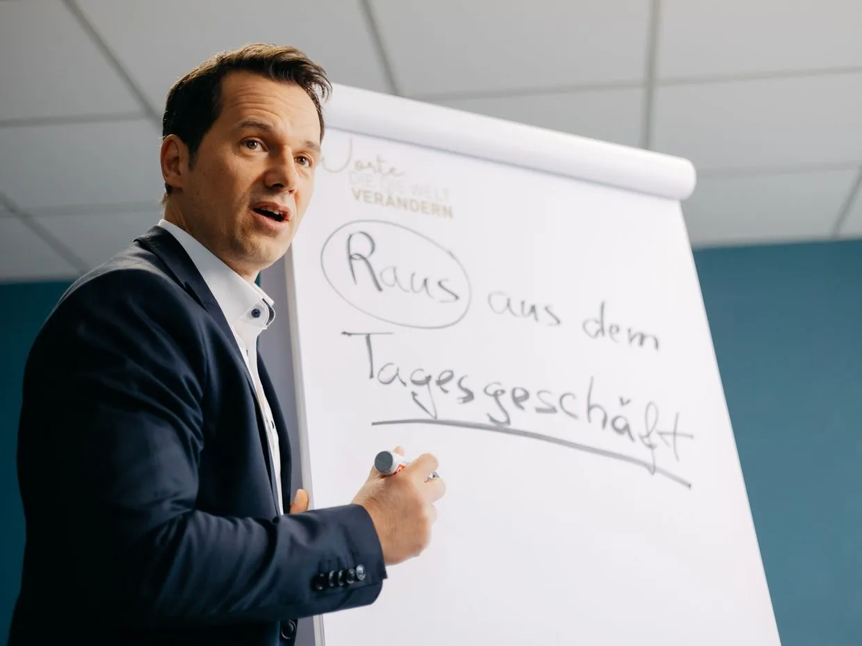 Timo Pommer bei der Arbeit — Raus aus dem Tagesgeschäft