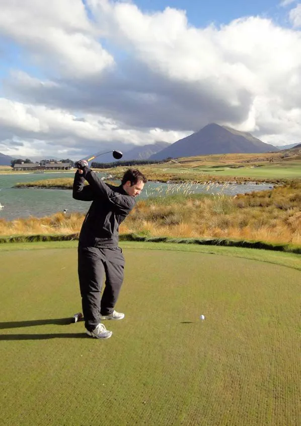 Timo Pommer beim Golf in Neuseeland